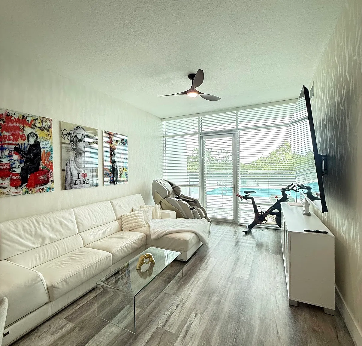2 bed, 1.5 bath, 997 sqft, $3,300 — Photo 2