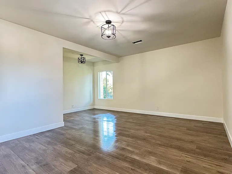 7535 Penfield Ave — Photo 8