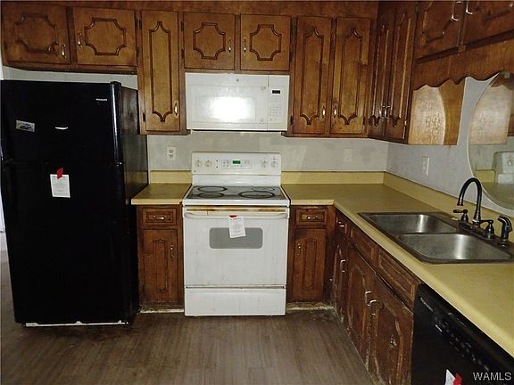5th image of 2620 37th Pl E