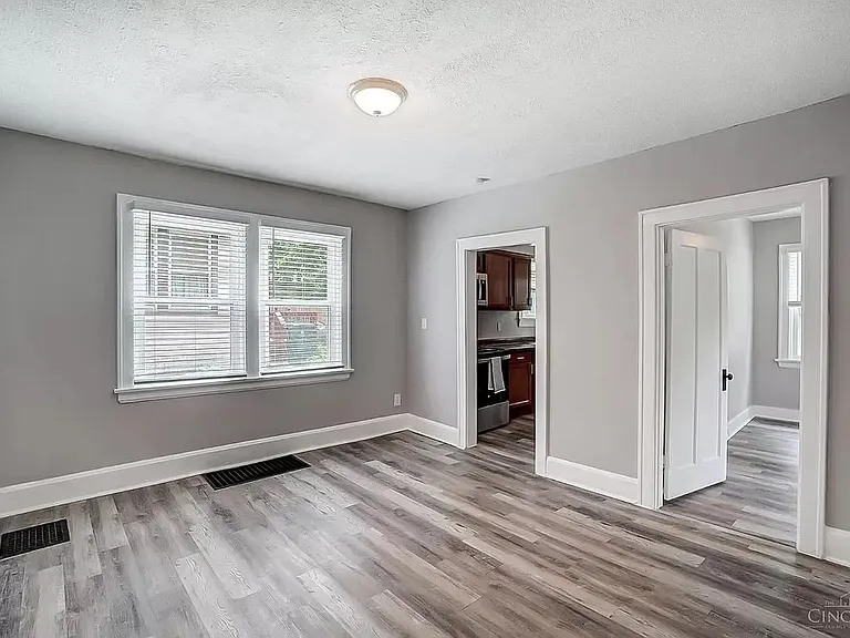 3479 Evanston Ave — Photo 24
