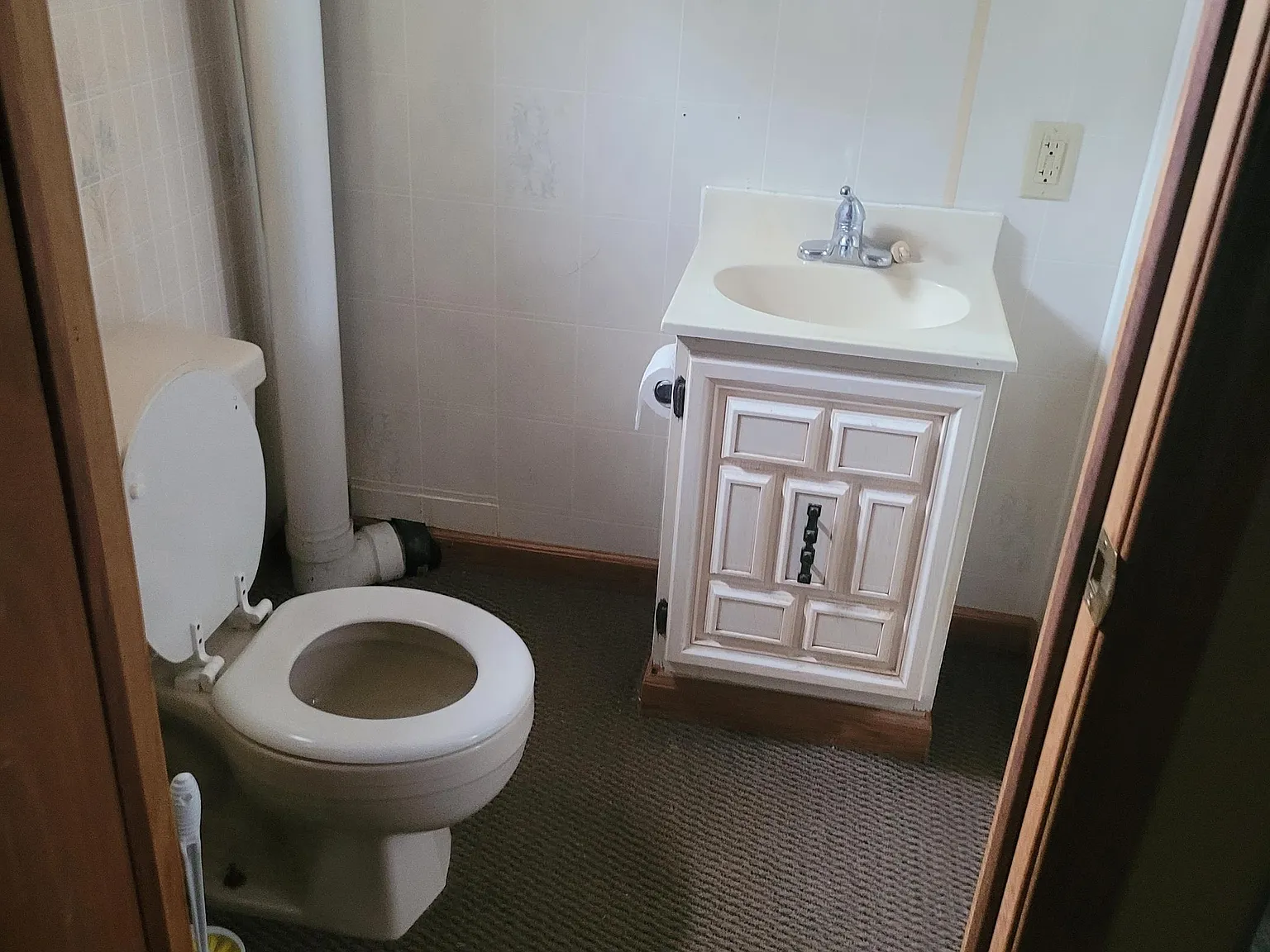 106 Pecor Street - 1/2 — Photo 2