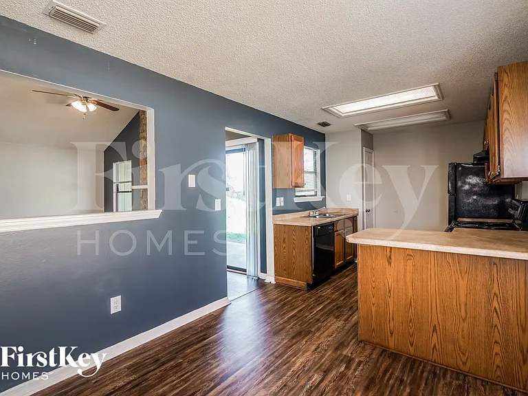7734 Pikes Peak Dr — Photo 9