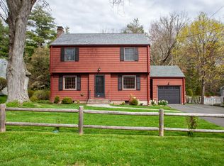 28 Sandhurst Dr, West Hartford, CT 06107