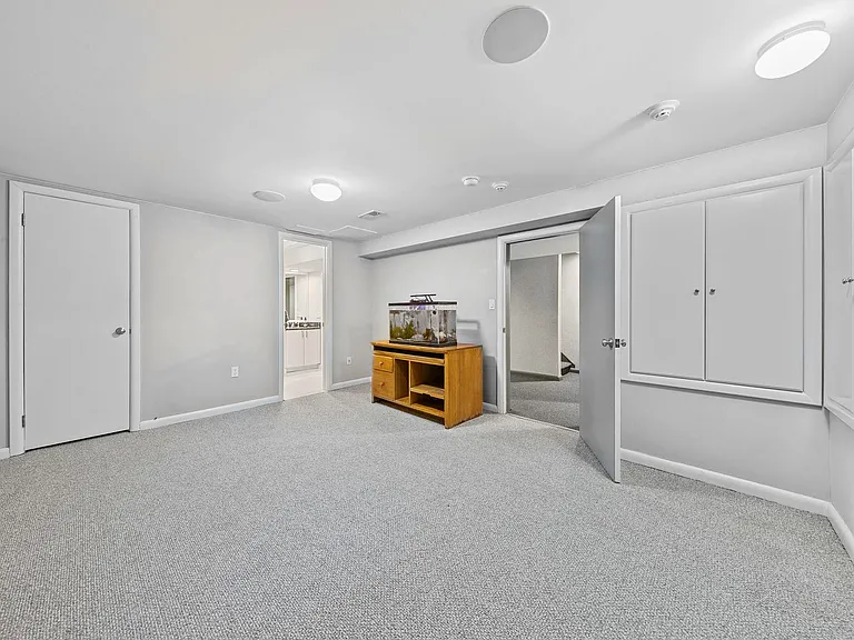 172 Truman Dr — Photo 50