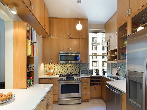 4th image of 180 W 58th St #6D