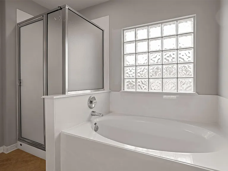 30322 Deleon Fields Dr — Photo 42