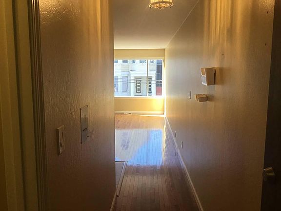 3rd image of 25 Sharon St APT 1
