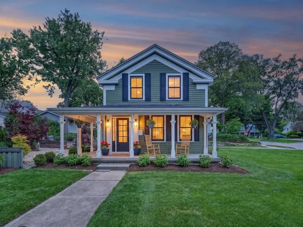 416 S 5th Ave, St Charles, IL 60174