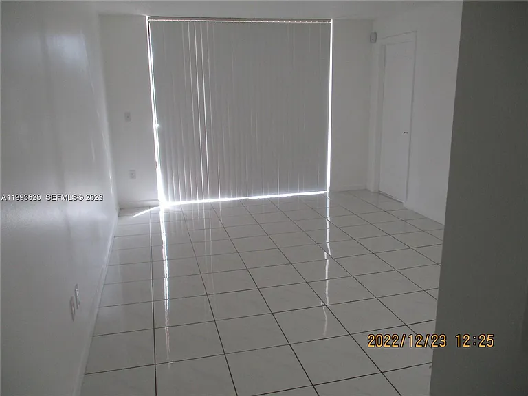 14611 N Kendall Dr #304L — Photo 7