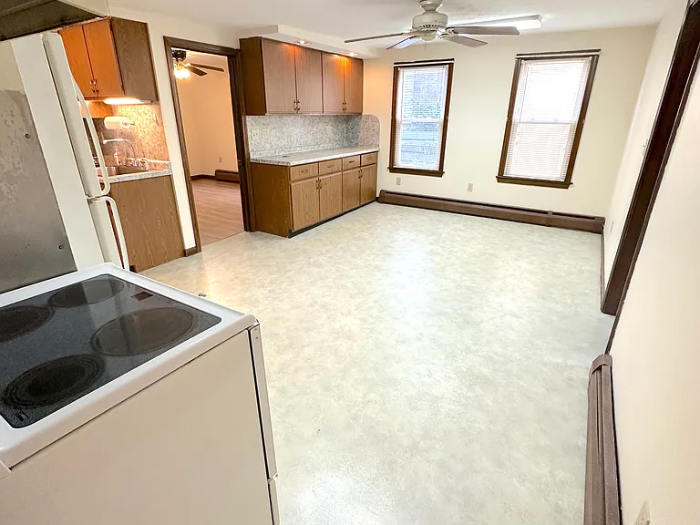22 Kossuth St #101 — Photo 9