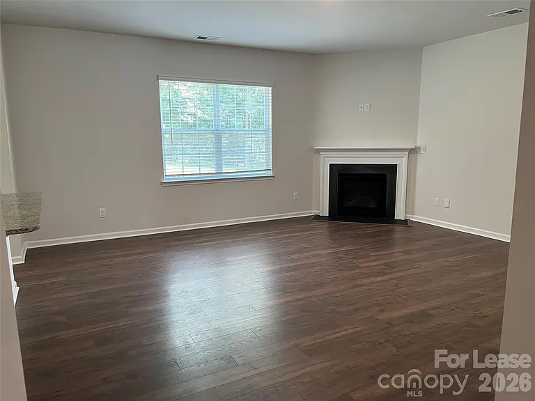 16111 Trenton Green Ln — Photo 9