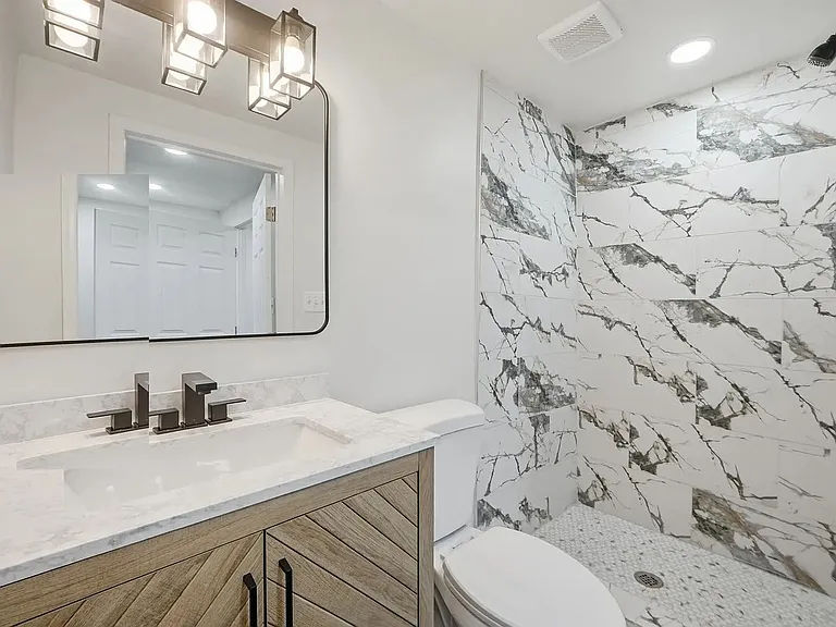 744 N Patterson Park Ave — Photo 17