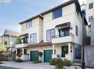 128 SW Gibbs St, Portland, OR 97239