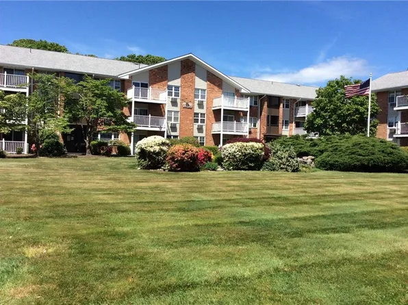 45 Bullocks Point Ave APT 1A, Riverside, RI 02915