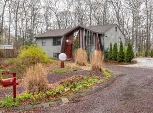 5 Peters Pond Dr, Forestdale, MA 02644