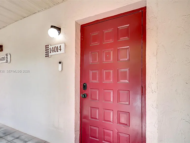 14014 SW 91st Ter #14014 — Photo 1