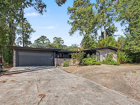 3rd image of 8 Hanover Ln