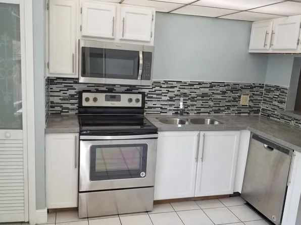 11 Chestnut Cir, Cooper City, FL 33026