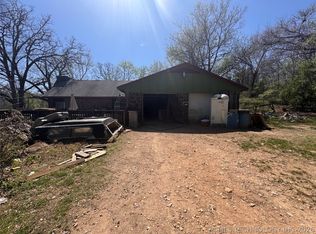 13310 N Webster Rd, Tahlequah, OK 74464