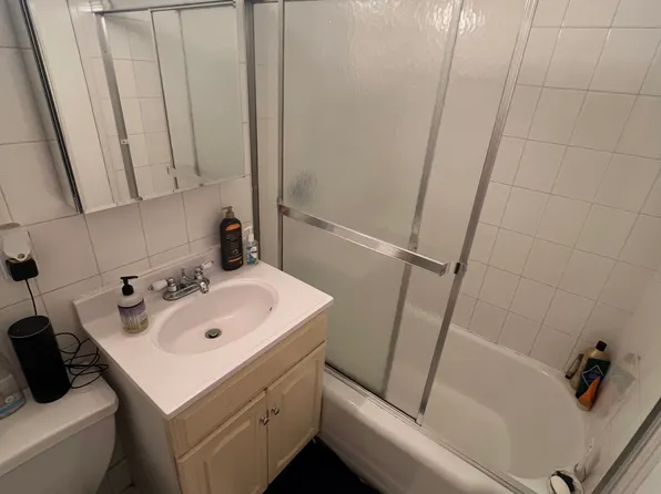 301 East 22nd Street image 6 of 11