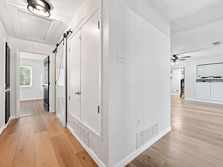 505 Whittle Way — Photo 17