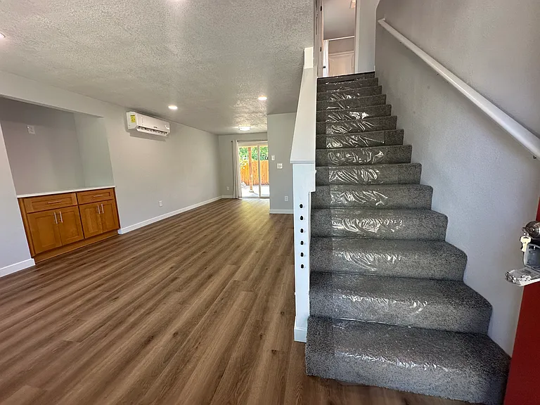 1730 NE Darby St — Photo 3