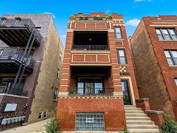 2nd image of 2318 W Augusta Blvd #1A