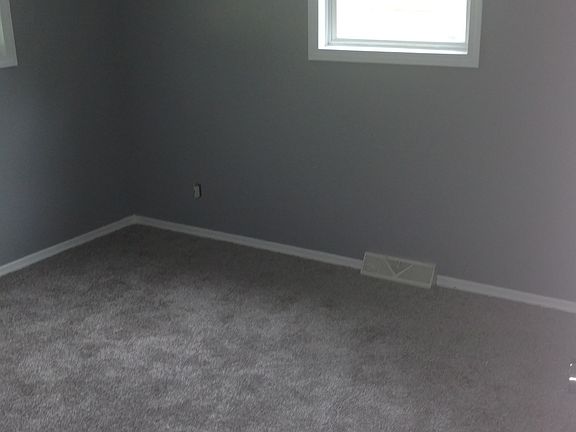 5th image of 905 E Newkirk St