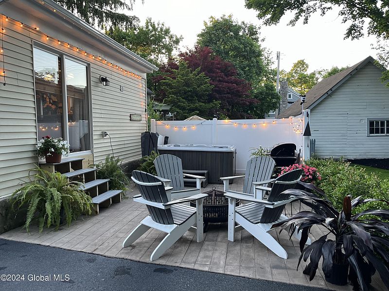 5th image of 53 Crandall Street