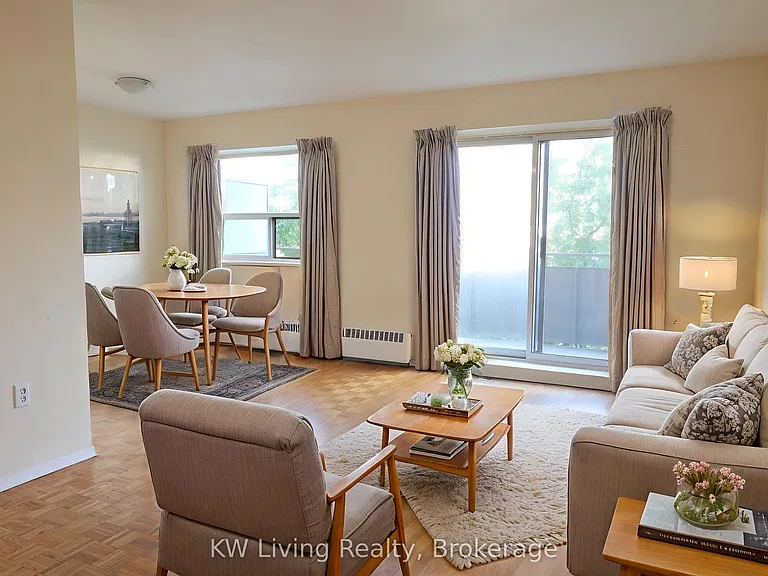 480 Lakeshore Rd E #301 — Photo 3