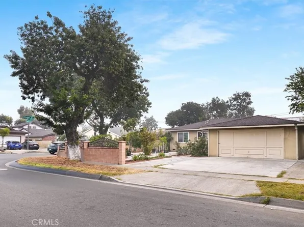 913 S Laurel St, Santa Ana, CA 92704