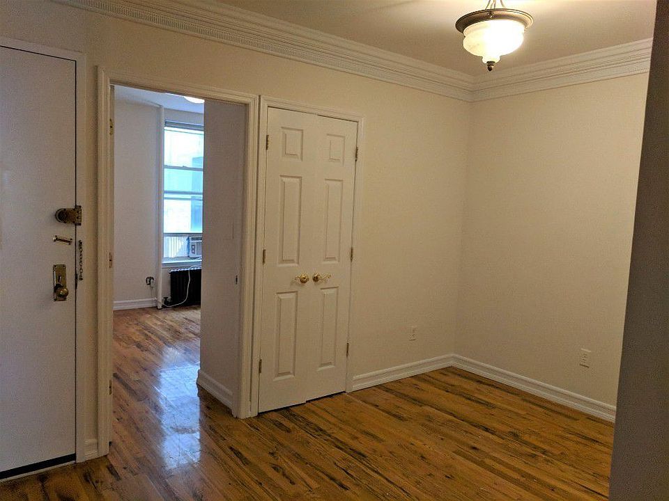 1st image of 444 W 58th St APT 3W