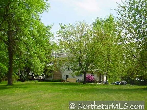 3rd image of 27899 Jackson Dr NE