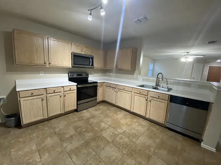 12862 Vassar Dr — Photo 4