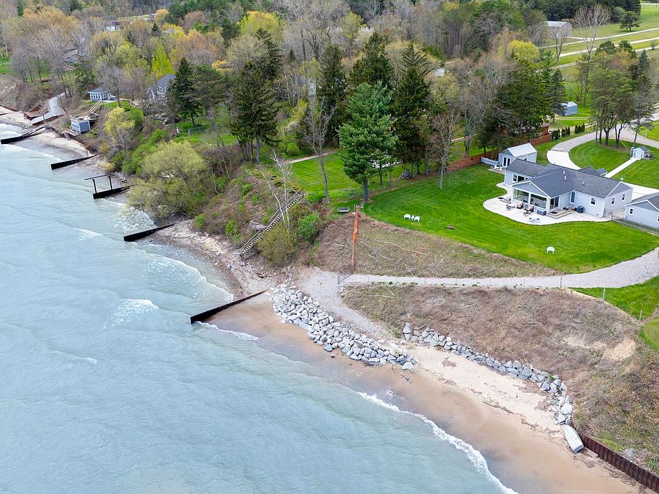 1st image of 6655 Lakeshore Rd