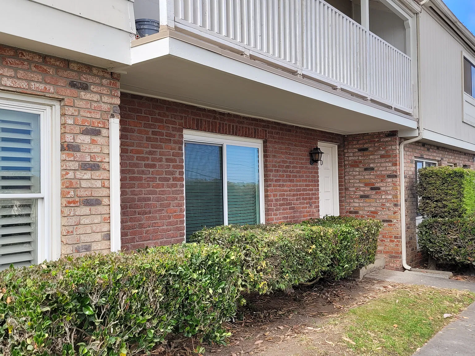 3 bed, 2.5 bath, 1344 sqft, $5,495 — Photo 1