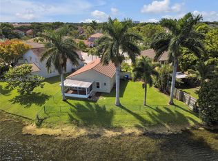 Pembroke Pointe Portraits, Hollywood, FL 33026