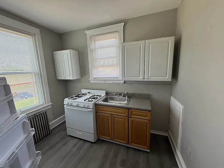 1945 W Hunting Park Ave #2R — Photo 11