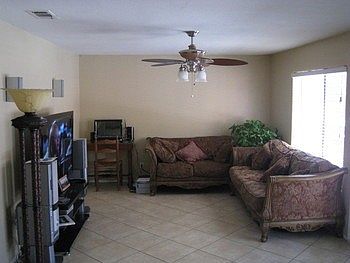 4th image of 39203 Laurel Leaf Dr