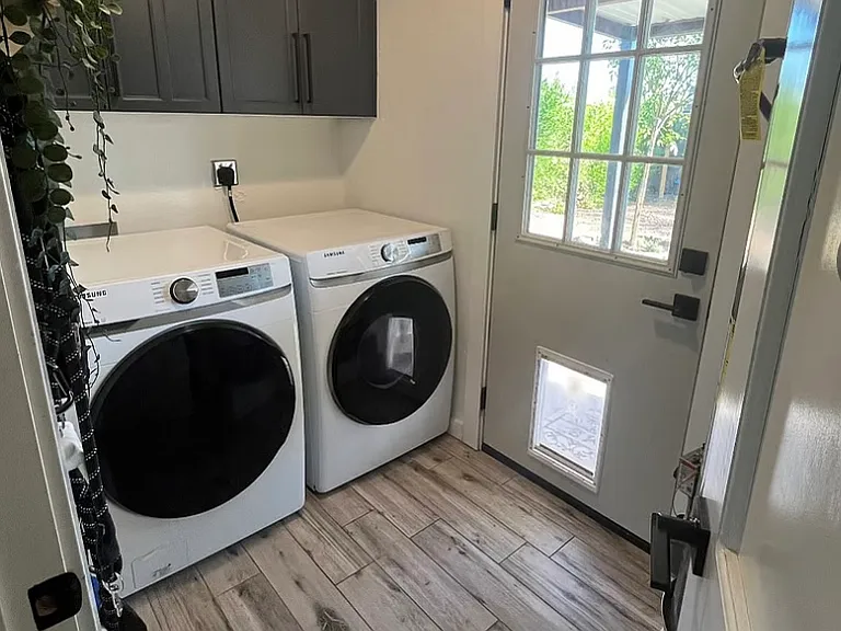 1832 E Crittenden Ln — Photo 6