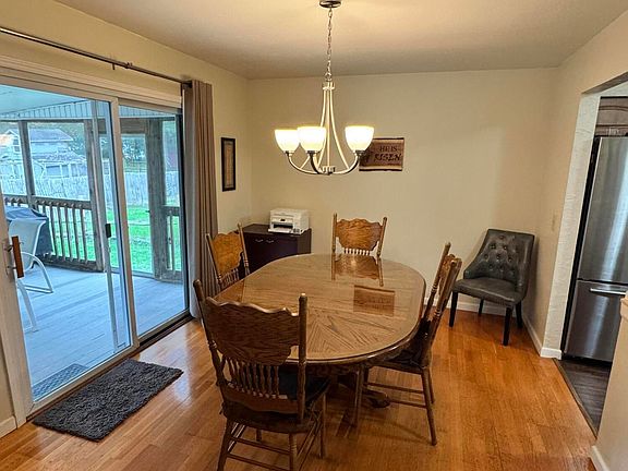 5th image of 1860 Bobolink Ln