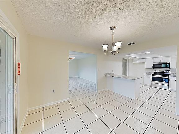 2nd image of 411 Lake Carolyn Cir
