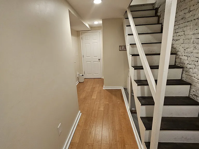 774 E 5th St #1 — Photo 11