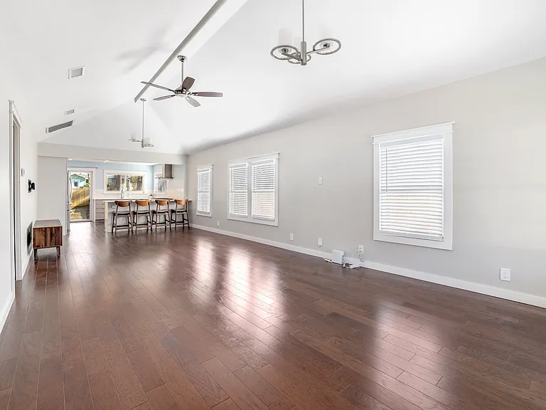 416 S College Ave — Photo 3