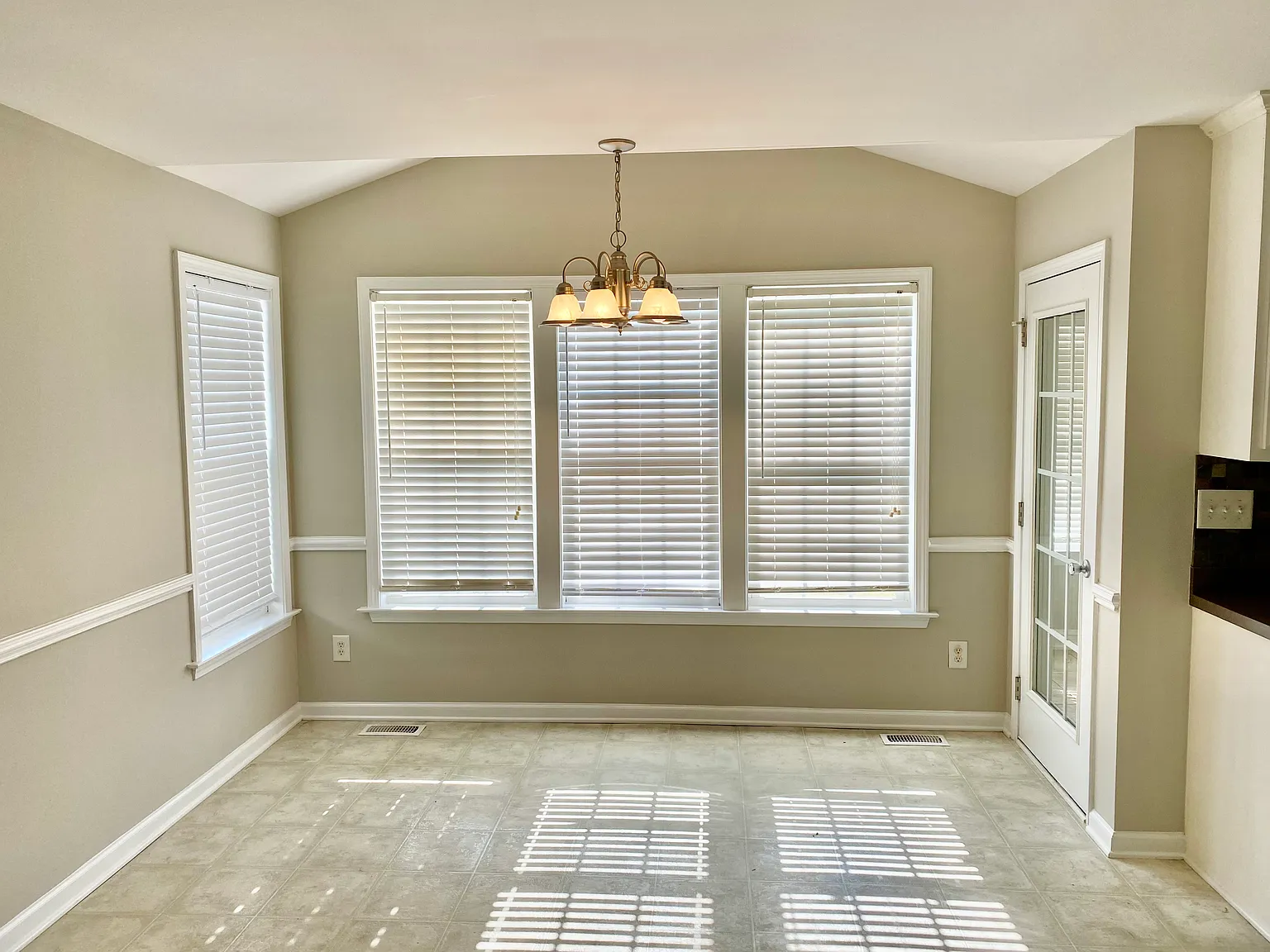 3 bed, $1,850 — Photo 4