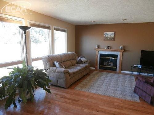 3rd image of 614 Camrose Ct