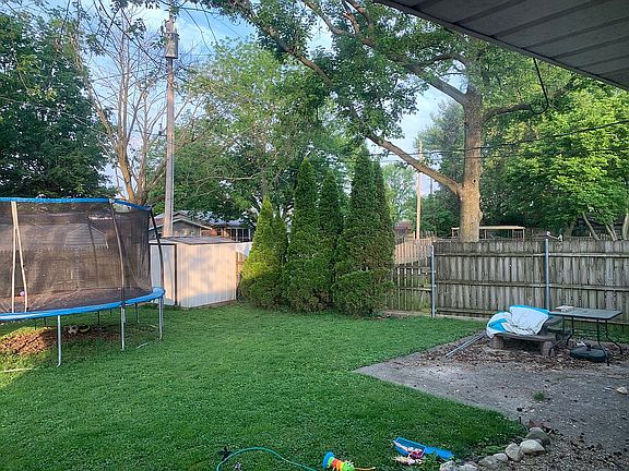 5th image of 3413 Willow Dr
