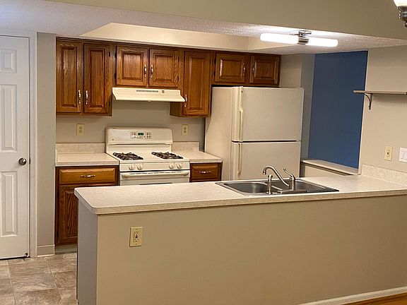 3rd image of 6294 Hyland Dr #6294