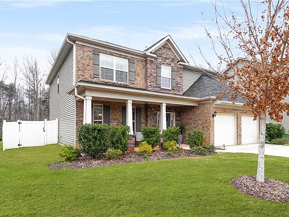 2nd image of 9 Bricklin Ct