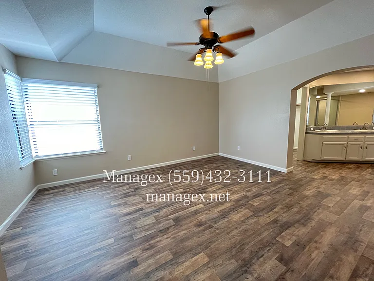 8449 N 8th St — Photo 19